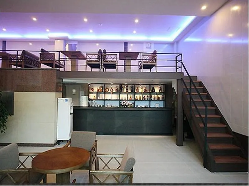 Manhattan Hotel Jeju 3*,